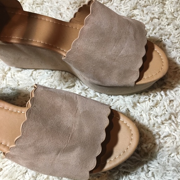 Platform Sandals - Picture 4 of 5